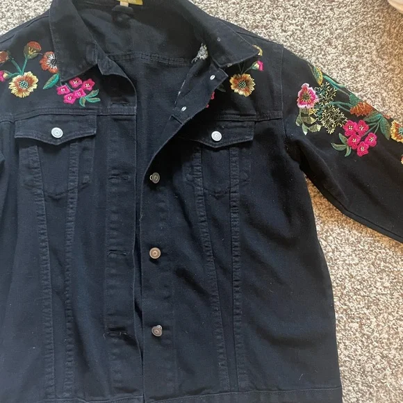 Gianni Bini Embroidered Black Denim Jacket - Picture 2 of 6